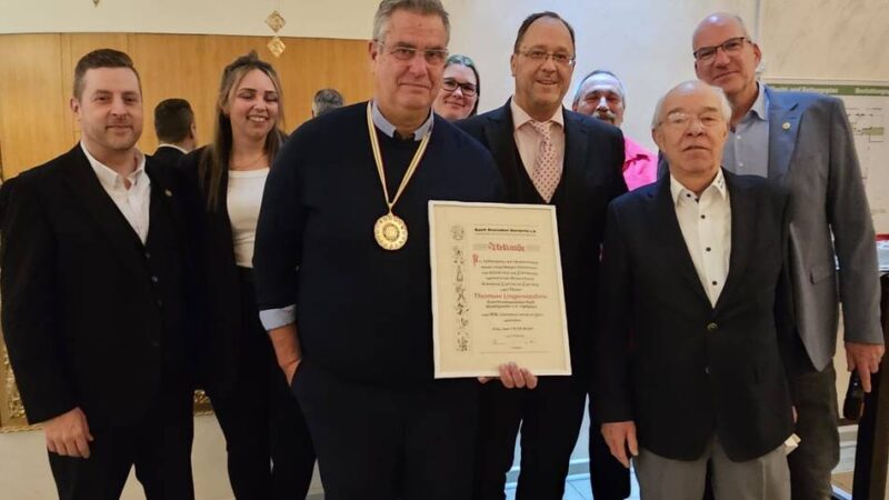 Karneval in Leverkusen – Session 2025/26: FLK- und Stadtgarde-Präsident mit Verdienstorden geehrt