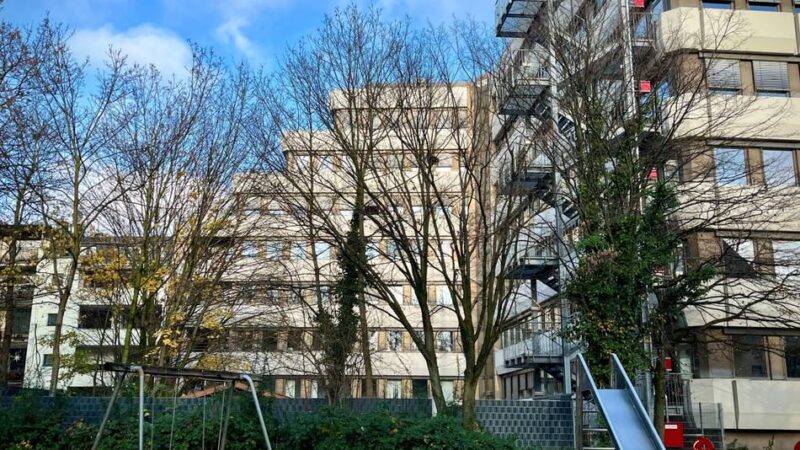 Kinder in Düsseldorf: Warum der Spielplatz an der Neanderstraße gesperrt ist