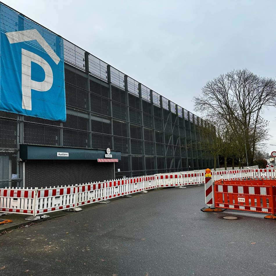 Parkhaus in Mönchengladbach wird abgerissen: „Wer zum Gericht muss, hat bald ein Parkplatzproblem“