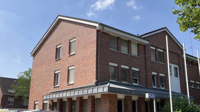 Neuorganisation im Rhein-Kreis Neuss: Polizeiwache in Meerbusch bleibt doch rund um die Uhr besetzt