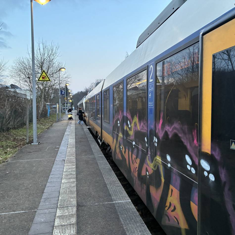 Zugausfälle, Urlaub gestrichen, keine Entschädigung: Wie Fahrgastrechte beim Niersexpress zur Kostenfalle werden