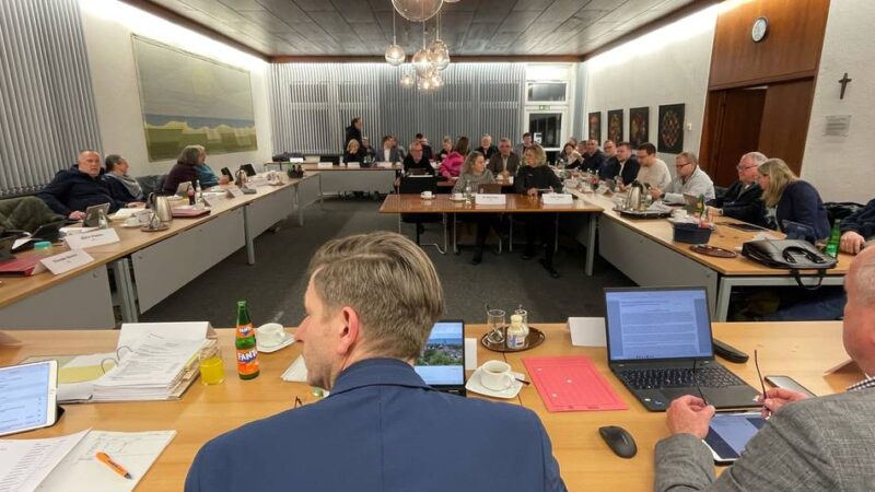 SPD-Vorwurf an Verwaltung: Fettes Minus im Kranenburger Haushalt: Fraktionen wollen Bachlauf streichen