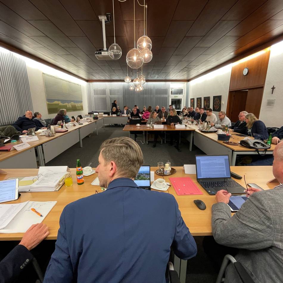 SPD-Vorwurf an Verwaltung: Fettes Minus im Kranenburger Haushalt: Fraktionen wollen Bachlauf streichen