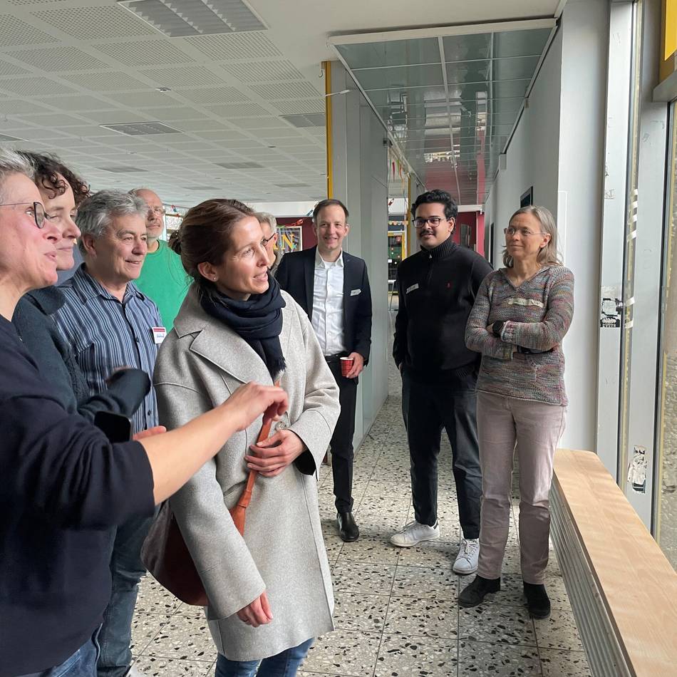 Neusser diskutieren über Schule der Zukunft: Mehr als Kritik – Visionen für bessere Bildung gesucht