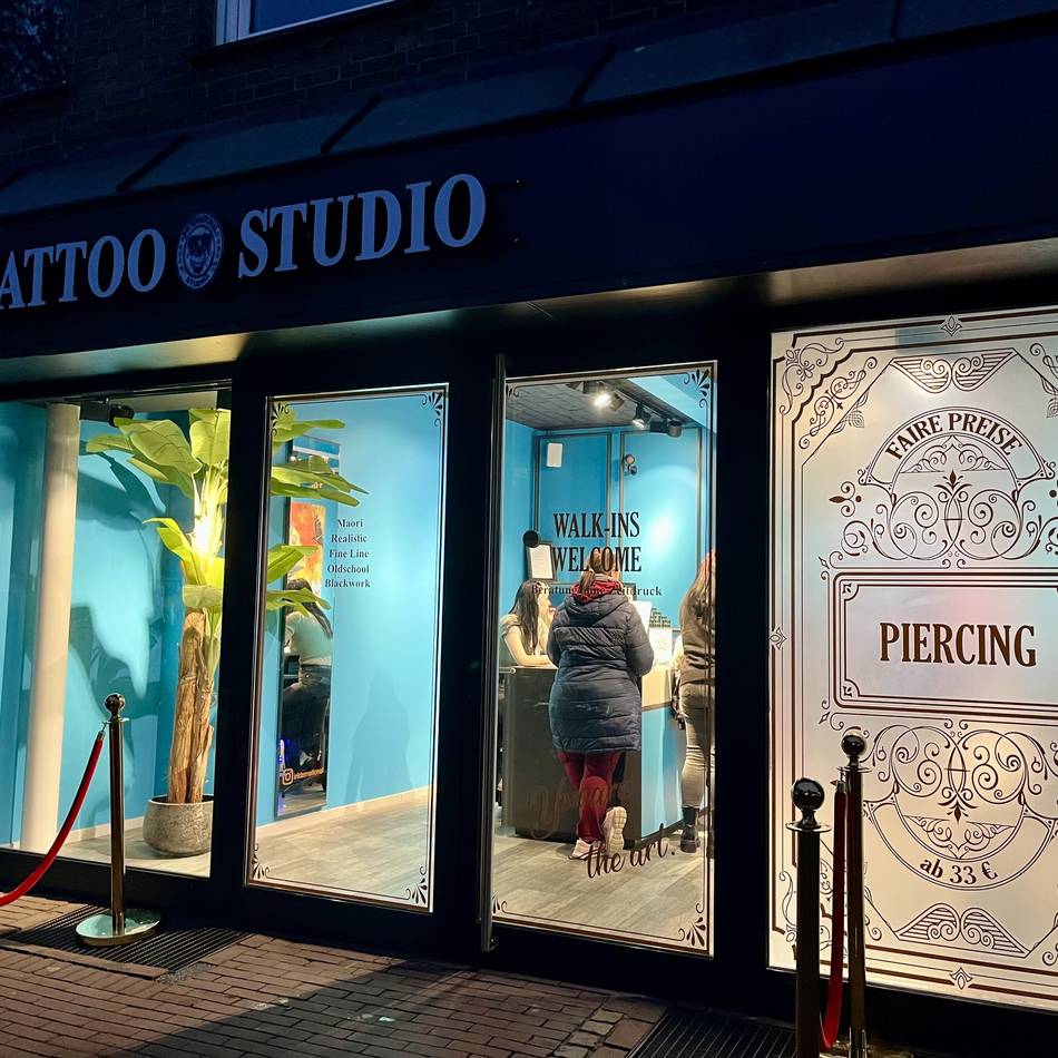 Riesenandrang beim neuen Tattoo-Studio: Stadtwappen als Tattoo bis zum Abend stark gefragt