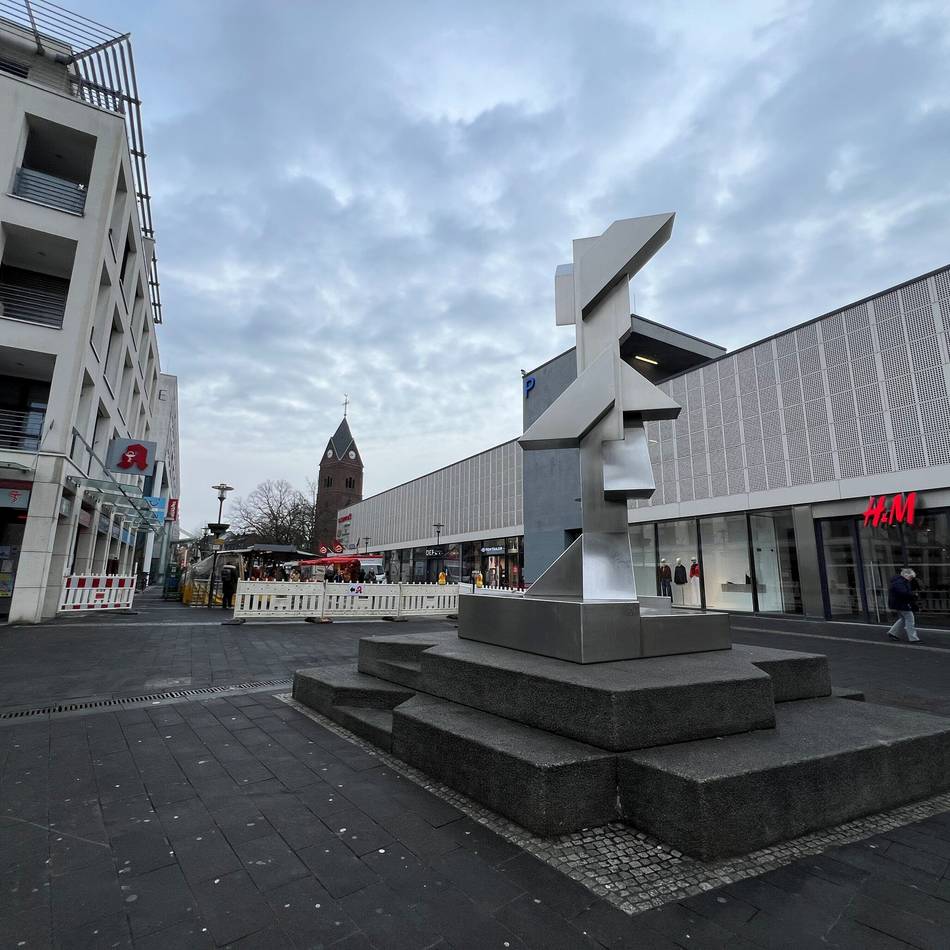 Nach Wasserrohrbruch in Langenfeld: Karnevalsumzug zieht wie geplant durch die Fußgängerzone