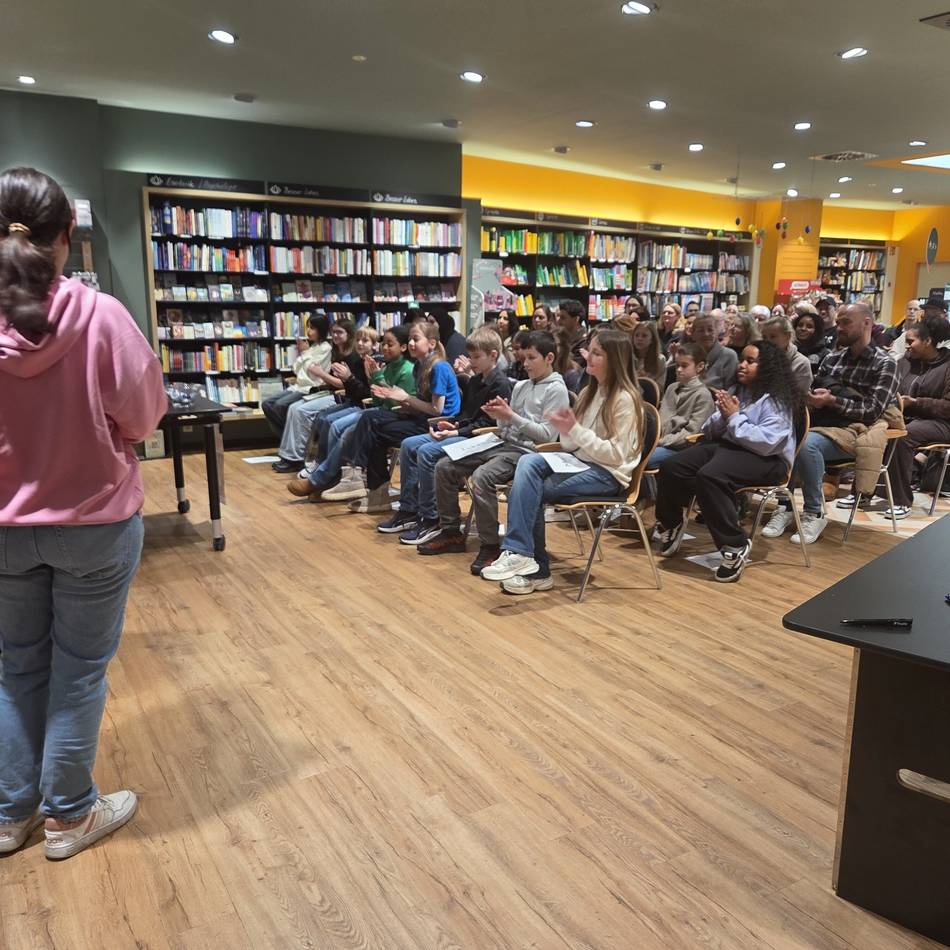 Regionalwettbewerb bei Thalia/Meyersche in Mönchengladbach: Starke Stimmen, große Spannung: Die beste Vorleserin der Stadt 2026