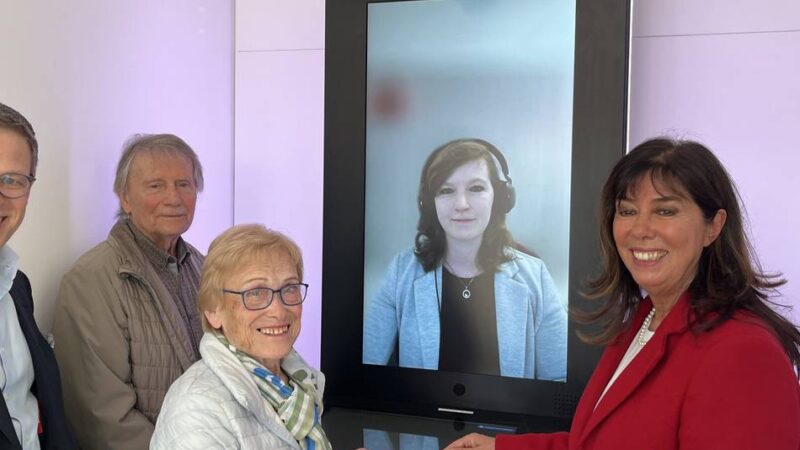 Kreissparkasse Heinsberg stellt vor: Neue Wege im Kundenservice – „Mia“ startet in Hilfarth