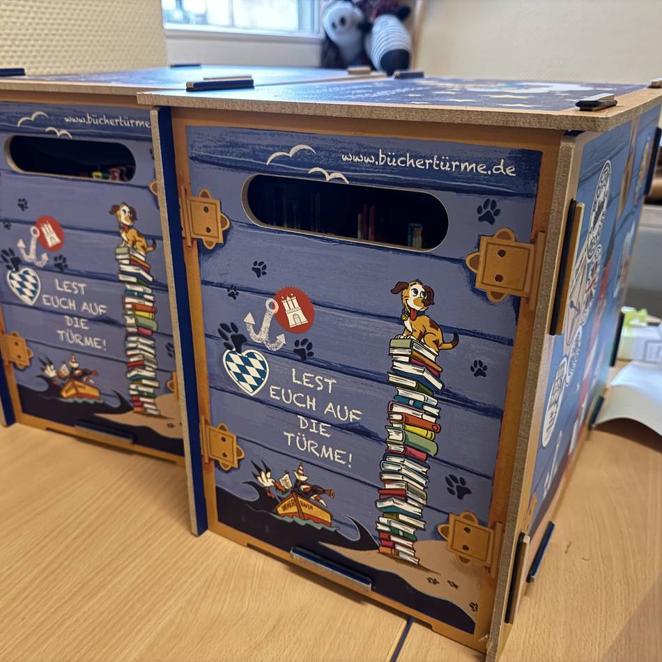 Leseförderung in Wermelskirchen: Der „Bücherschornstein“ ist vollendet