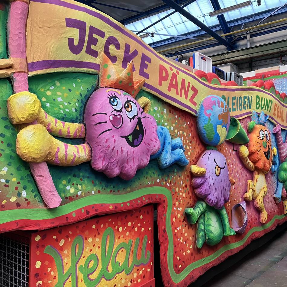 Für den Rosenmontagszug 2026: Düsseldorfer CC feiert seine Wagenbauer – und zeigt die ersten Wagen