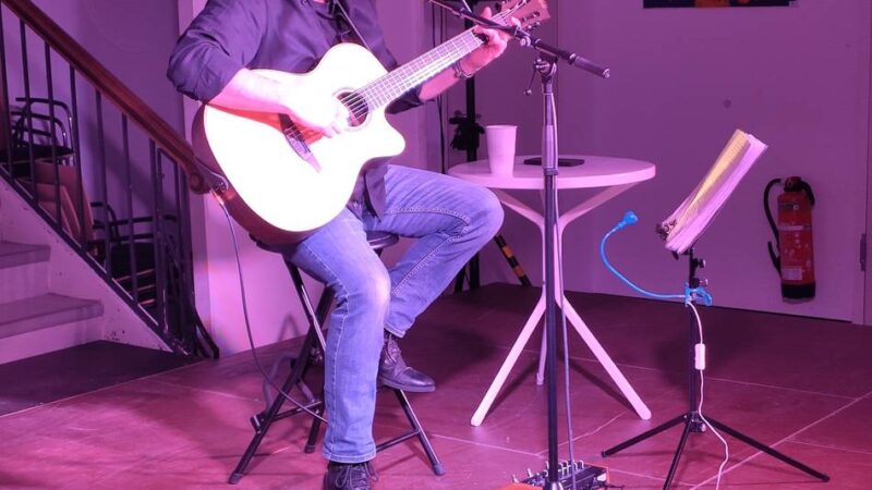 Liederabend im Hückeswagener Haus Zach: Als wäre Reinhard Mey persönlich im Kultur-Haus Zach