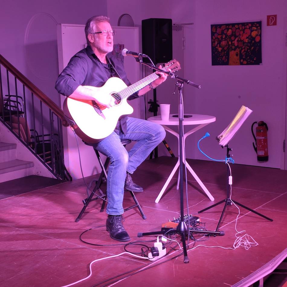 Liederabend im Hückeswagener Haus Zach: Als wäre Reinhard Mey persönlich im Kultur-Haus Zach