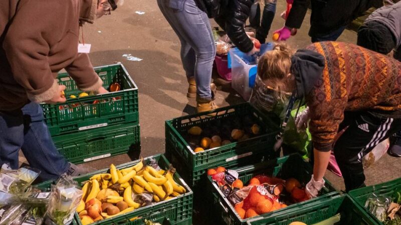 Hückeswagener Ehrenamtler: Neue digitale Welt bedeutet neue Situation für die Islandtafel