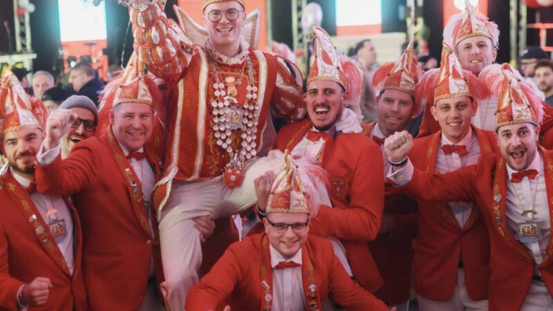33. Ehrentag im Festzelt: Ein traumhafter Geburtstag für Prinz Tobi „der Träumende“