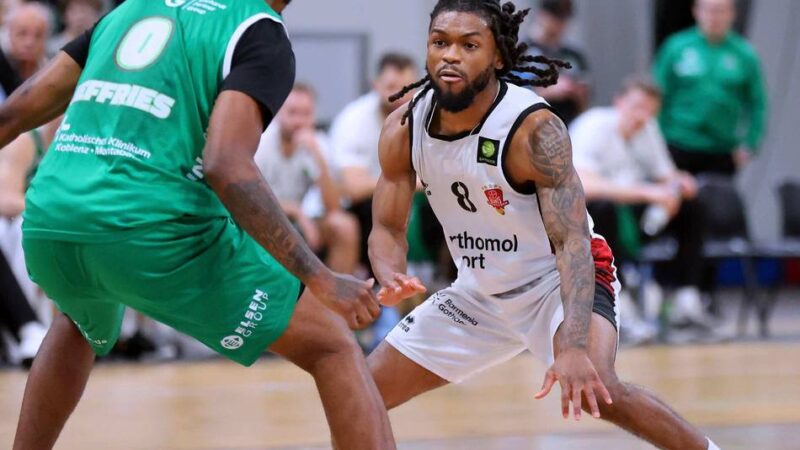 Basketballer wehren sich: Giants halten in Göttingen lange mit