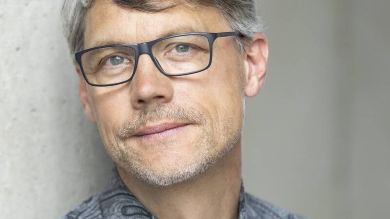 Bekannt aus dem Fernsehen: Kabarettist Christoph Sieber am 27. Februar im Stadttheater Emmerich