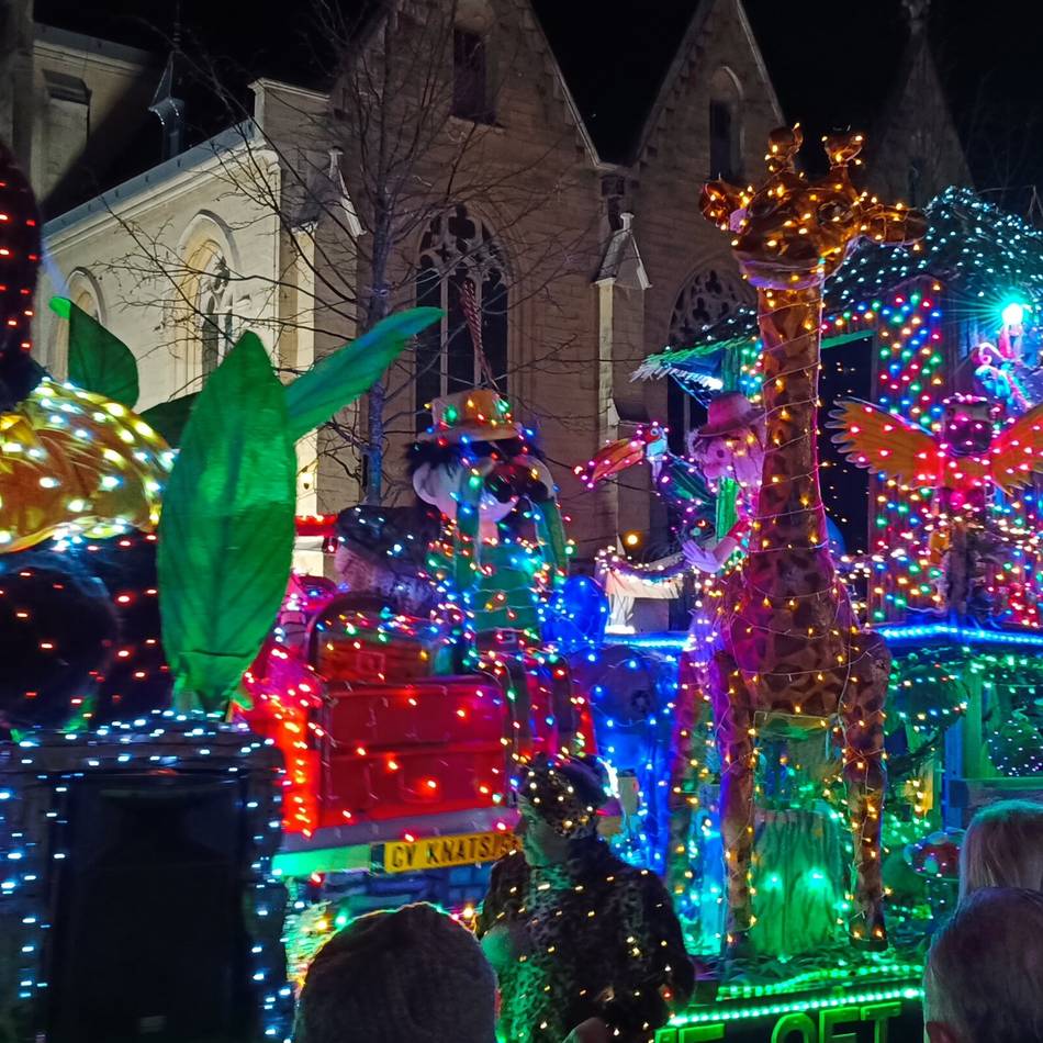 Karnevalsumzug in Gelderns Partnerstadt: KKG Geldern fährt zum Lichterzug nach Bree