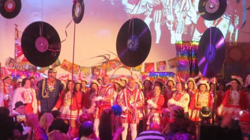 Büttensitzung KAB St. Josef Alpen: Ein bunter Strauß der Unterhaltung