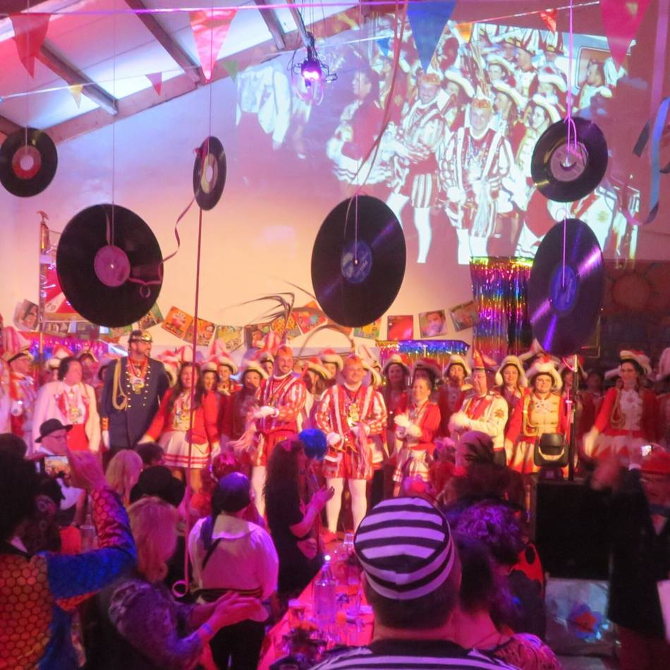 Büttensitzung KAB St. Josef Alpen: Ein bunter Strauß der Unterhaltung