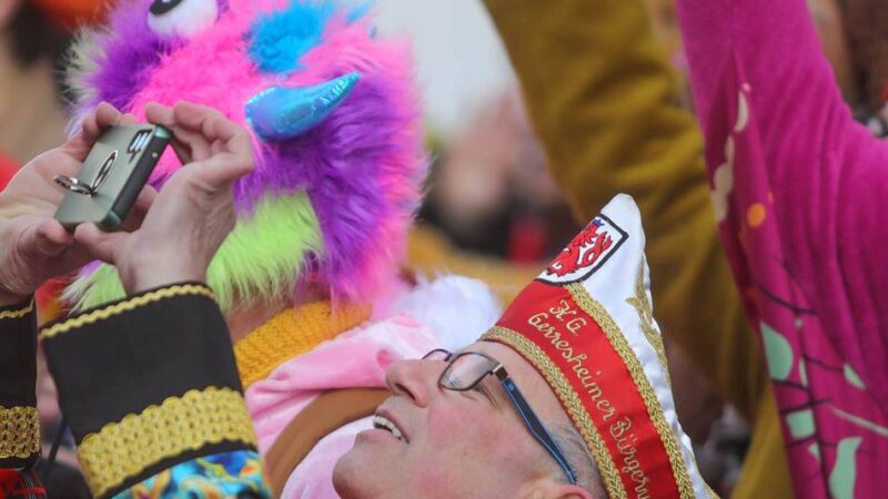 Fünfte Jahreszeit in Düsseldorf : Veedelszoch in Gerresheim war einfach „saugut“