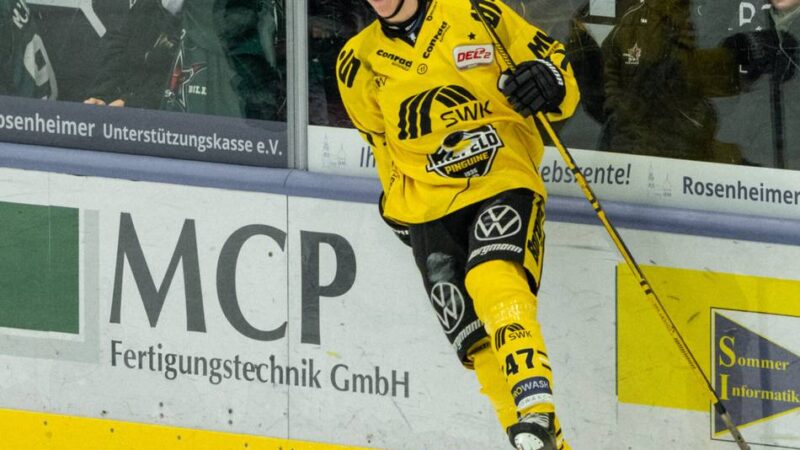 4:3 n.V. in Rosenheim: Schlitzohr Santos entscheidend – Pinguine gewinnen rassiges Duell mit den Starbulls