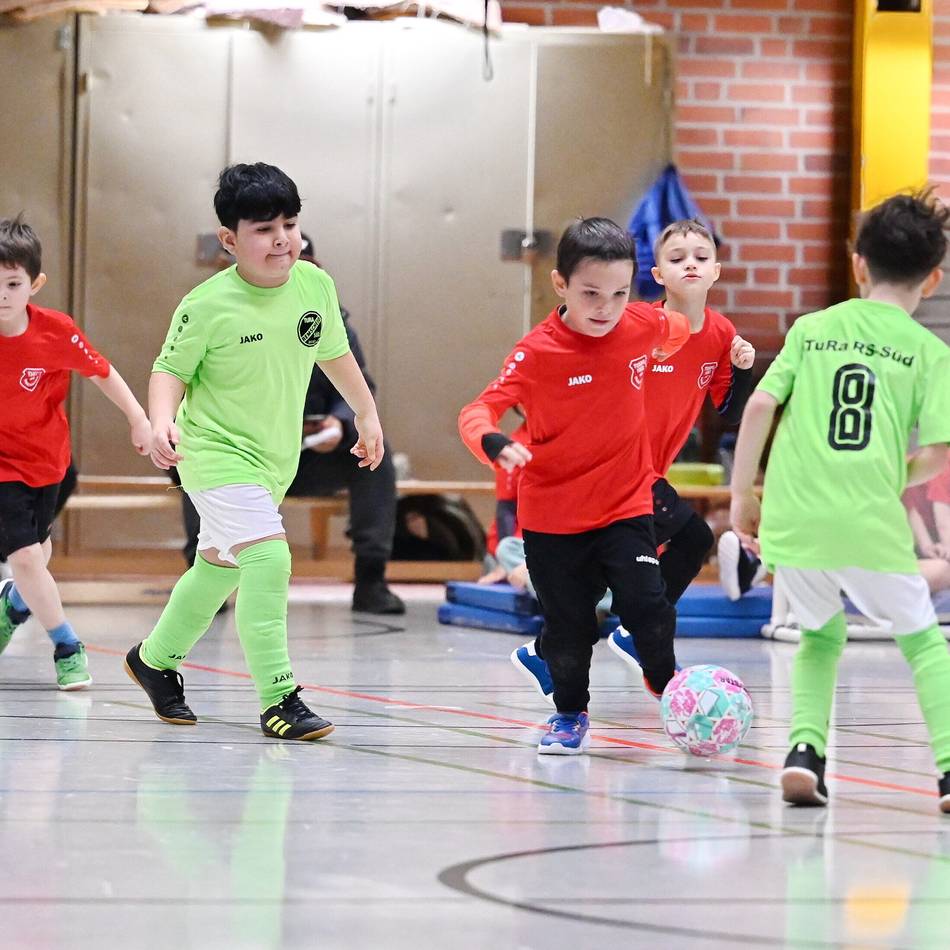 Fußballturnier in Radevormwald: Damit Kinder zu Torjägern werden