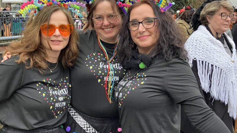 Rathaussturm in Alpen: Möhnen erobern den Steampunk-Express