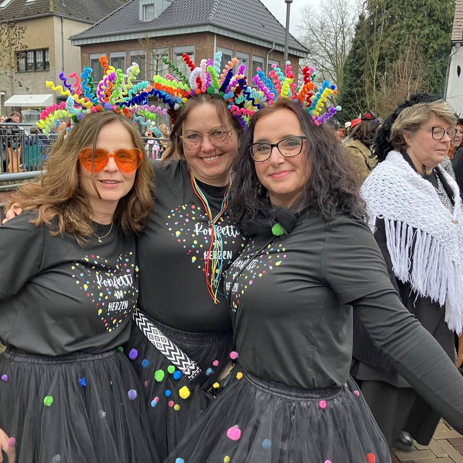 Rathaussturm in Alpen: Möhnen erobern den Steampunk-Express