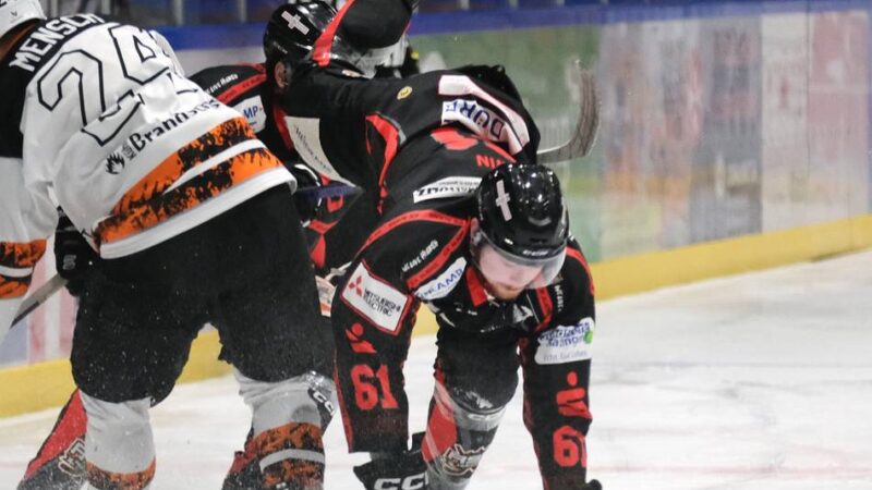 Nach Krawallen in Neuss: Polizei sichert bei Heimspiel der Ratinger Ice Aliens