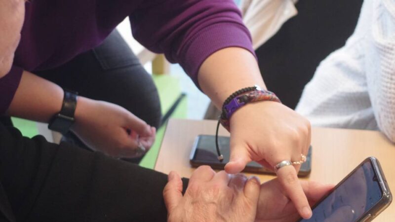 Nächster Termin: Jung hilft Alt beim Handytreff in Elmpt