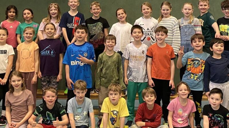 Eishockeyspieler in Mettmann: Mettmanner Grundschüler treffen auf zwei DEG-Profis