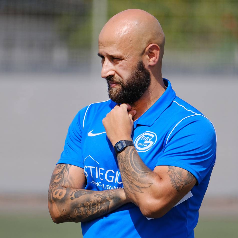 Wechsel in der Bezirksliga: Ex-Ratinger übernimmt Reusraths Rivale im Aufstiegskampf