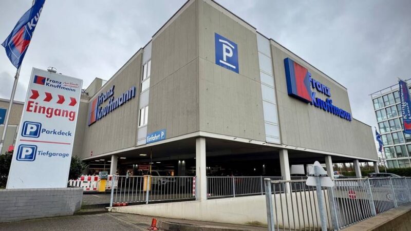 Möbelhaus Knuffmann in Neuss macht dicht: „Ich bin total traurig – ich arbeite seit 15 Jahren hier“