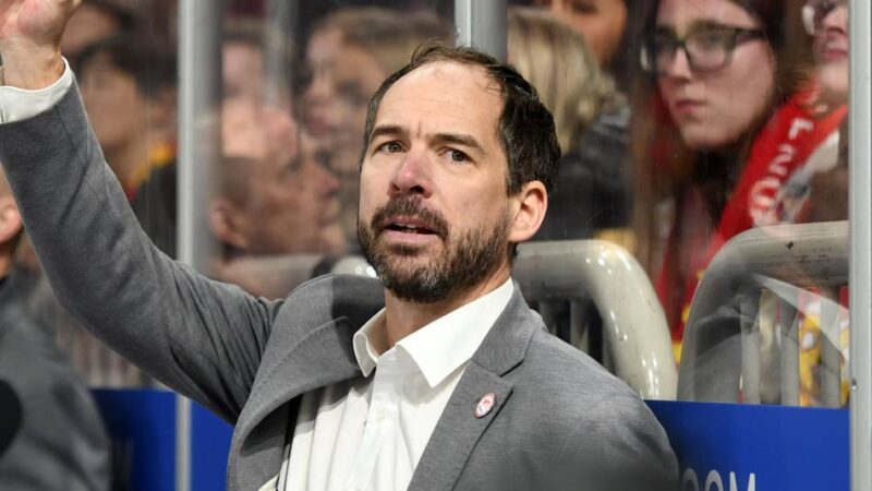 Weichenstellung für die Zukunft: „Auf und neben dem Eis überzeugt“ – DEG hält an Cheftrainer Lange fest