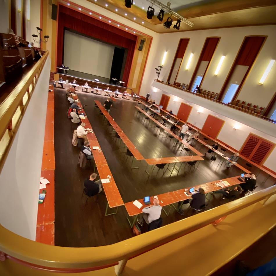 Umbau in der Festhalle Viersen: Begleitschutz für Balkonbesucher