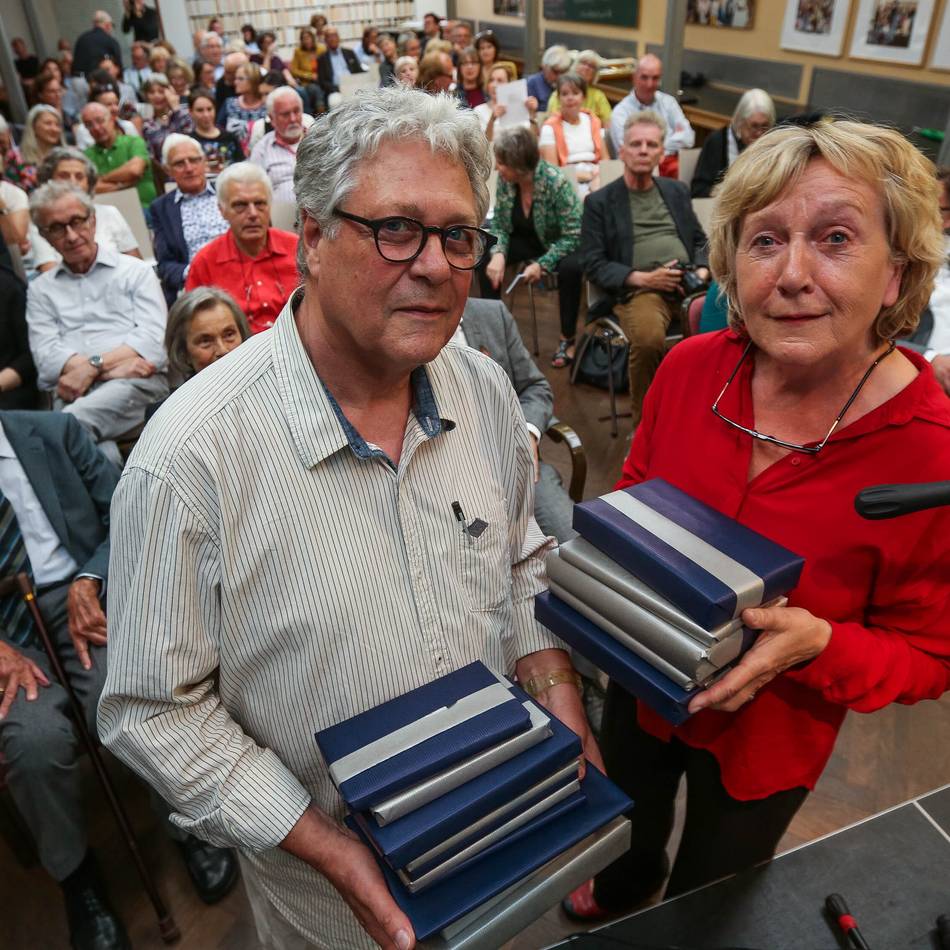 Heine Haus feiert Jubiläum mit Ratespiel: Da raucht eine Nobelpreisträgerin