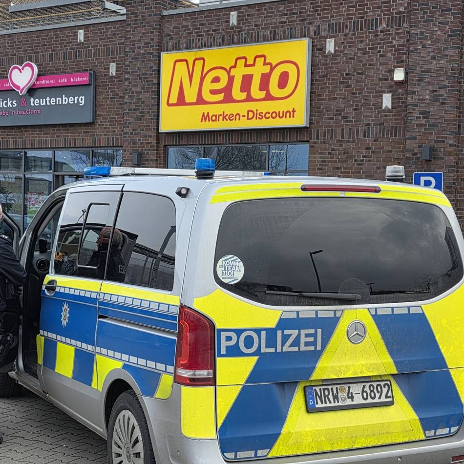 Großer Einsatz der Polizei: Mann bedroht Mitarbeiter bei Netto in Kleve mit Cuttermesser