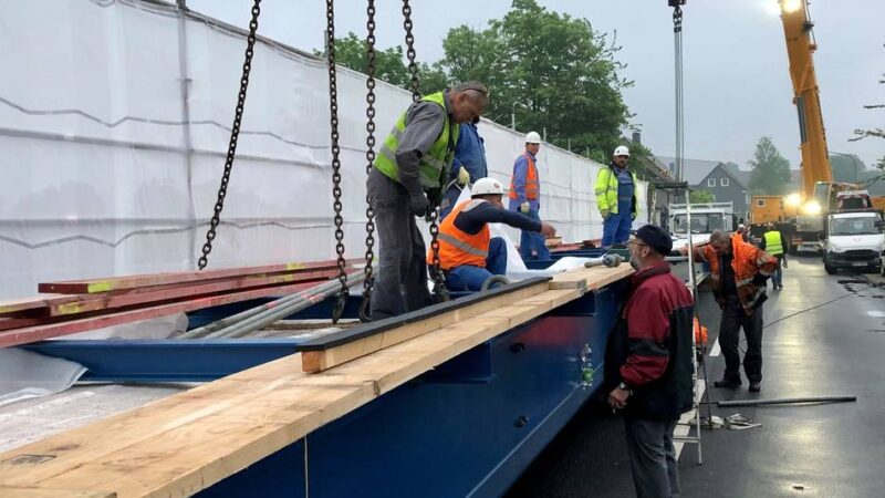 An der A1-Anschlussstelle Wermelskirchen: Der Schlusspunkt der jahrelangen Bauarbeiten – Vollsperrung auf A1