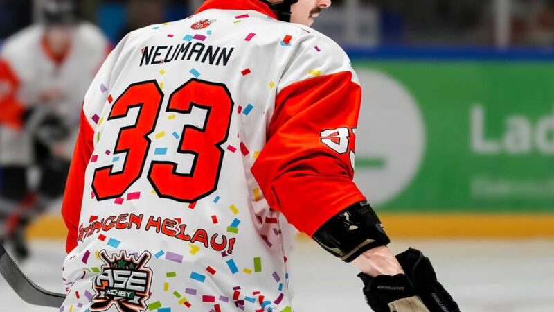 Versteigerung beim Eishockey-Klub: Diese jecken Shirts bringen den Ice Aliens das meiste Geld