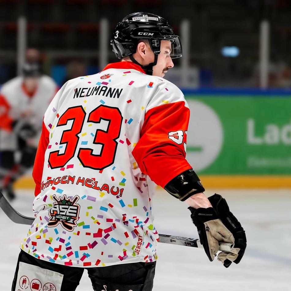 Versteigerung beim Eishockey-Klub: Diese jecken Shirts bringen den Ice Aliens das meiste Geld
