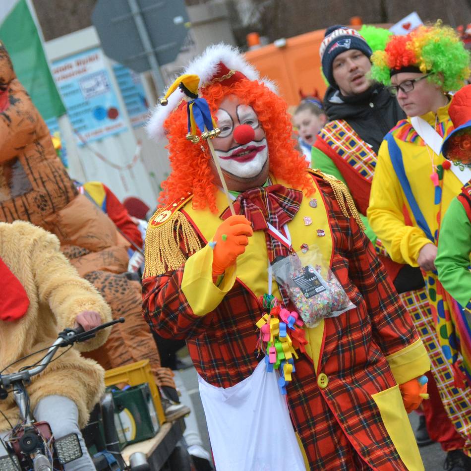 Zweiter Karnevalsumzug in Neuss-Hoisten: „Wir machen hier mit, weil wir da Bock drauf haben“