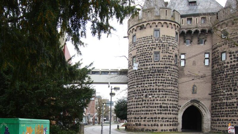 Neusser Wahrzeichen und Ausstellungsraum: Obertor bleibt geschlossen – noch keine Angaben zur Wiedereröffnung