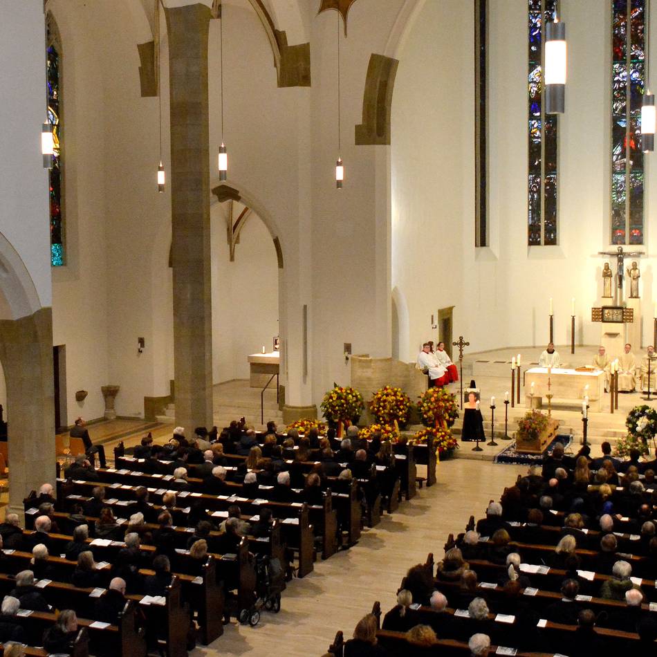 Rita Süssmuth in Neuss beigesetzt : „Sie war einfach a Mensch“