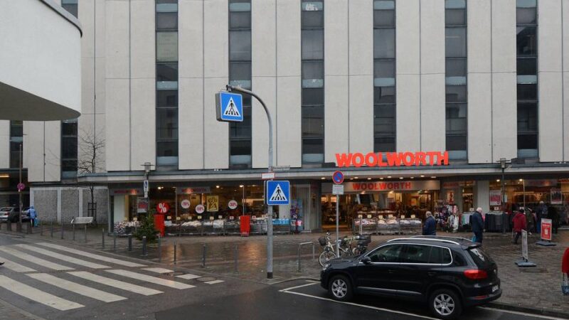 Kaufhof, H&M, C&A, Woolworth: Neue Ideen für alte Einkaufstempel in Neuss