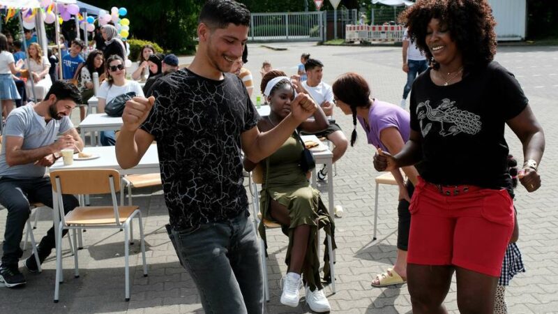 Anträge können gestellt werden: Kreis Wesel fördert ehrenamtliche Integrationsarbeit mit Geld