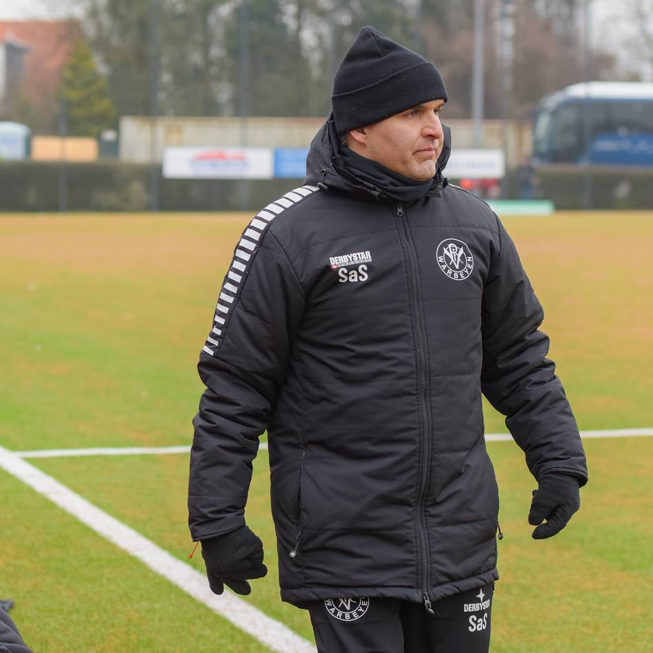 VfR Warbeyen spielt bei Bayern München: Trainer Sandro Scuderi richtet eindringliche Worte an sein Team