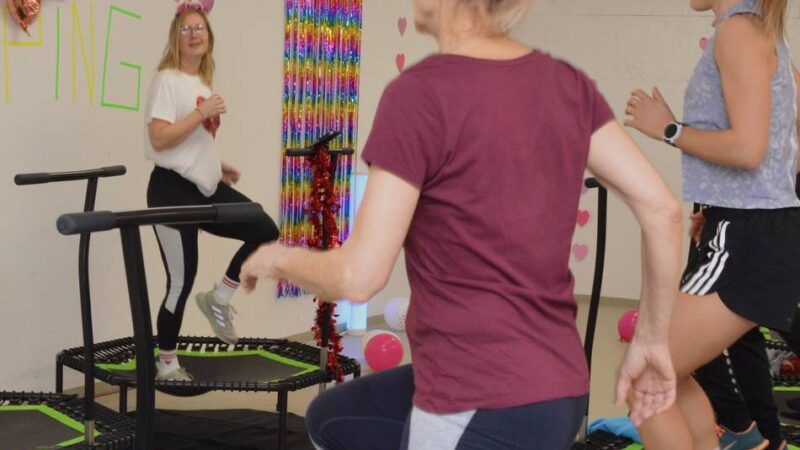 Sport in Wermelskirchen: Valentinstag auf dem Trampolin gefeiert