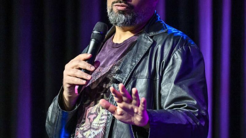 Abdelkarim tritt in Kaarst auf: Der „arabische Kai Pflaume“ als Optimismusbeauftragter