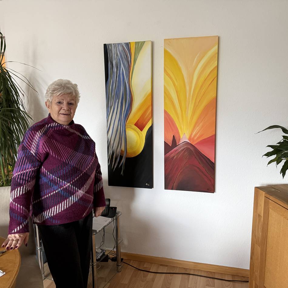 Hückeswagenrin Roswitha Scheider: Malen mit Handballen und Fingerspitzen