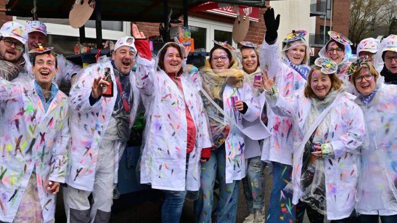 Karneval in Gohr und Broich: Rosenmontag mit viel Herz am Straßenrand